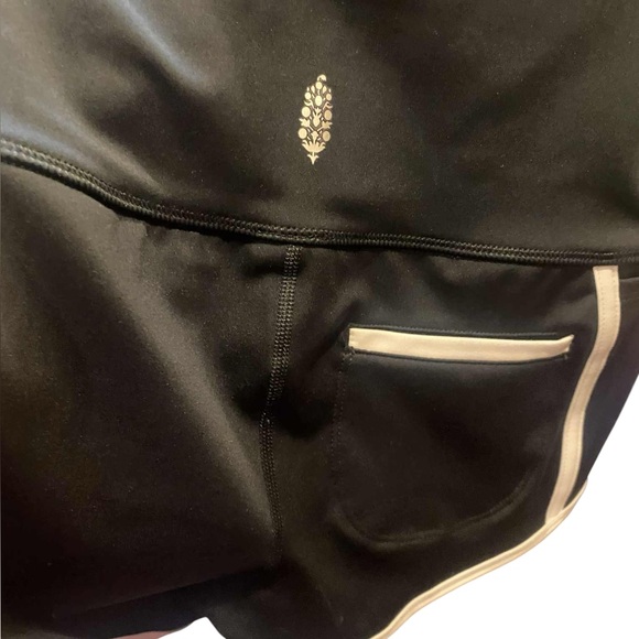 NWT Free People shorts BLACK/WHITE Size XS - Picture 4 of 5